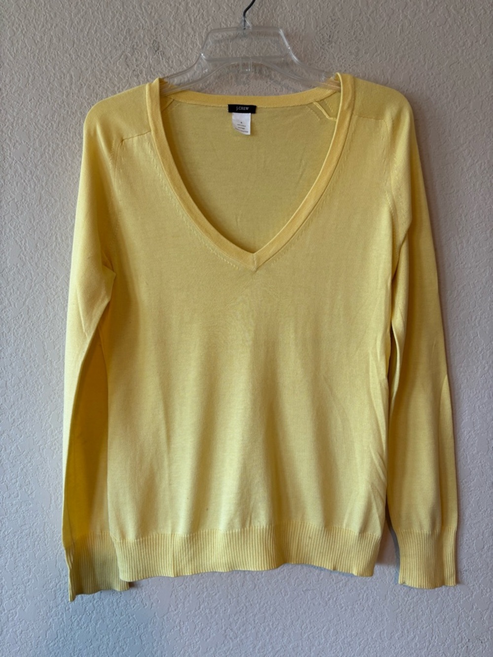 JCrew V-neck sweater in summerweight 100% cotton Yellow Size S‎